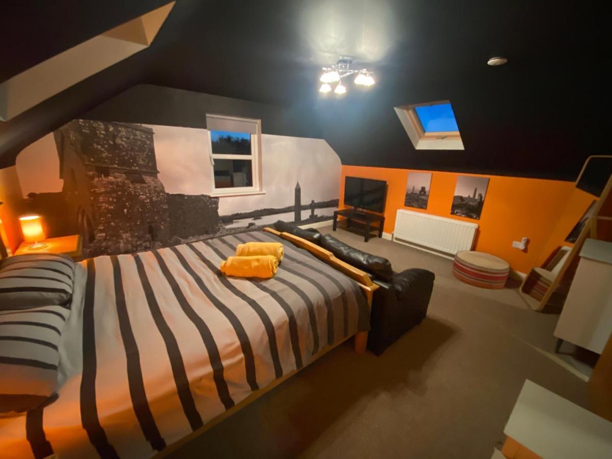 Sleeps 12 Hot Tub Sauna Cinema Pets Welcome Enniskillen Exterior foto